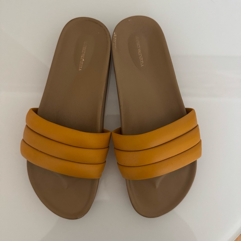 Beatriz Valenzuela Yellow Slide Sandals 8